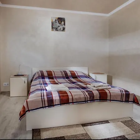 уляна Apartment